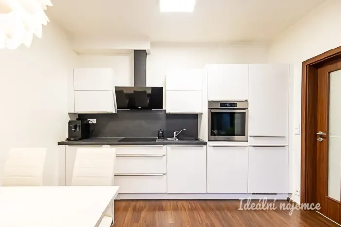Pronájem bytu 2+kk, Praha - Hloubětín, Granitova, 53 m2