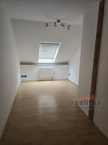 Pronájem bytu 3+1, Opava - Předměstí, třída Spojenců, 80 m2