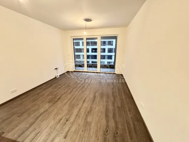 Pronájem bytu 1+kk, Praha - Hloubětín, Poděbradská, 32 m2