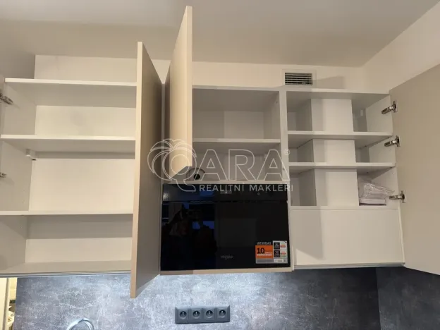 Pronájem bytu 1+kk, Praha - Hloubětín, Poděbradská, 32 m2