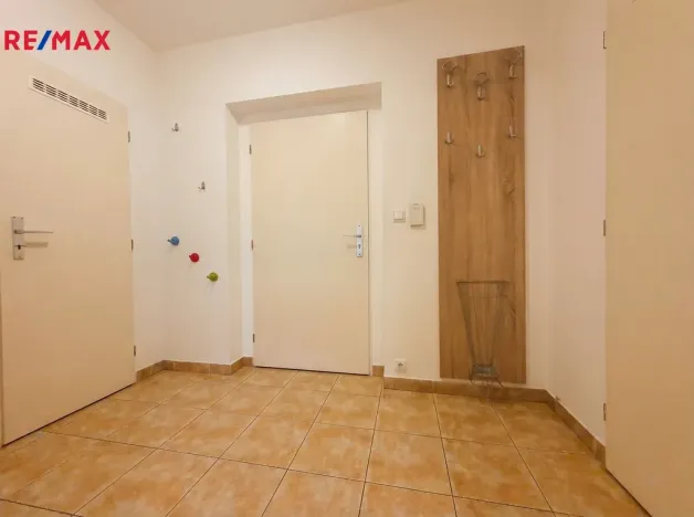 Pronájem bytu 2+kk, Praha - Letňany, Bechlínská, 53 m2