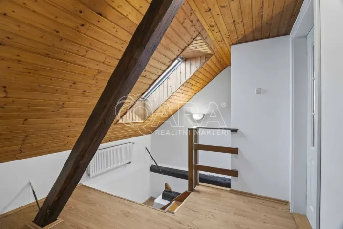 Pronájem rodinného domu, Říčany - Jažlovice, Hlavní, 104 m2