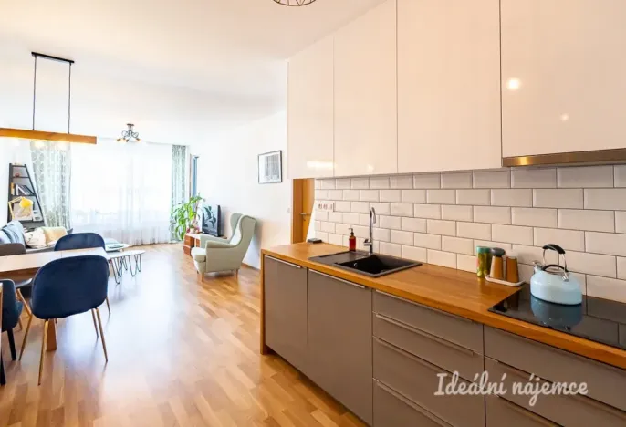 Pronájem bytu 2+kk, Praha - Strašnice, Zvěřinova, 68 m2