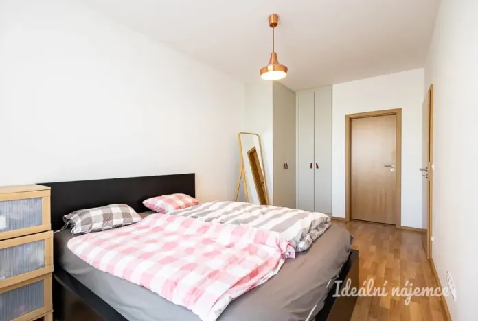 Pronájem bytu 2+kk, Praha - Strašnice, Zvěřinova, 68 m2