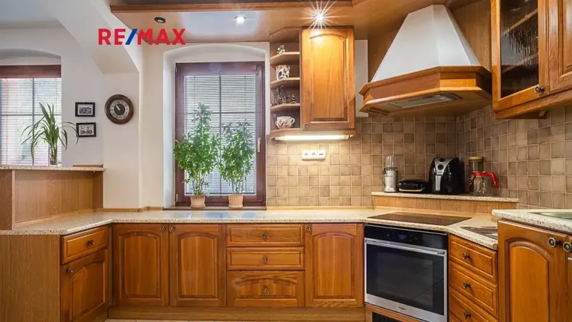 Prodej rodinného domu, Cvikov, Komenského, 298 m2