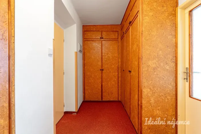 Pronájem bytu 2+1, Praha - Kobylisy, Čumpelíkova, 57 m2