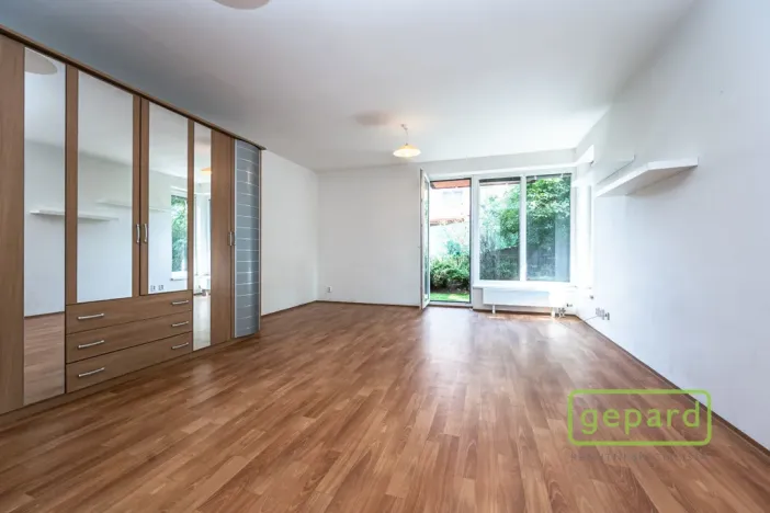 Pronájem bytu 1+kk, Praha, Herlíkovická, 43 m2