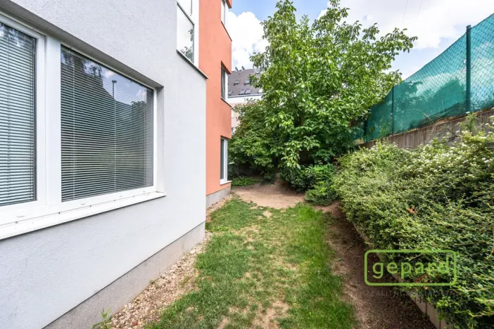Pronájem bytu 1+kk, Praha, Herlíkovická, 43 m2