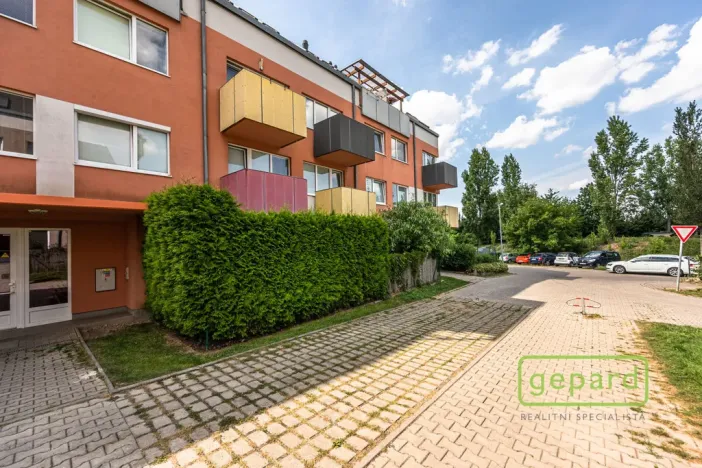 Pronájem bytu 1+kk, Praha, Herlíkovická, 43 m2