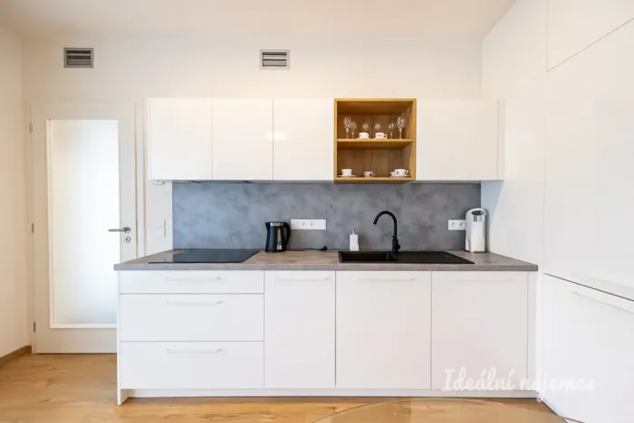 Pronájem bytu 1+kk, Praha - Michle, U plynárny, 37 m2