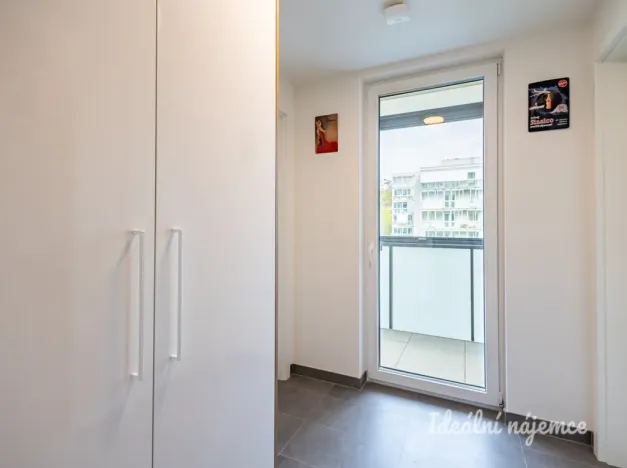 Pronájem bytu 1+kk, Praha - Michle, U plynárny, 37 m2