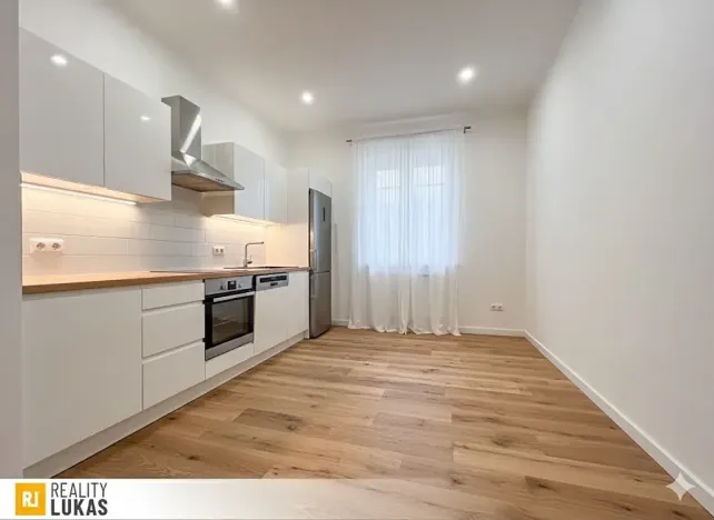 Prodej bytu 2+1, Ostrava, Korunní, 62 m2