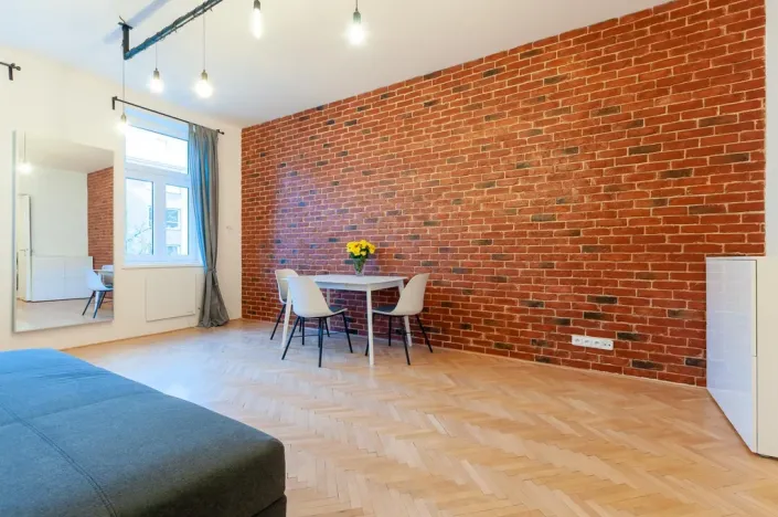 Pronájem bytu 1+1, Praha - Holešovice, Osadní, 37 m2