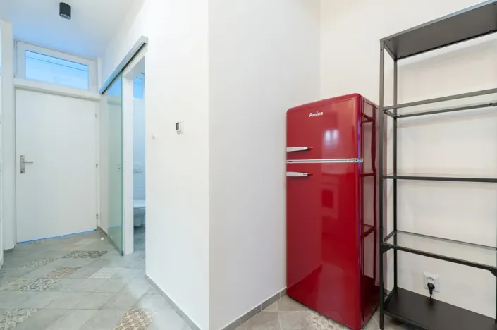 Pronájem bytu 1+1, Praha - Holešovice, Osadní, 37 m2