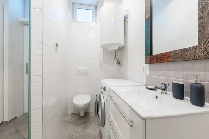 Pronájem bytu 1+1, Praha - Holešovice, Osadní, 37 m2