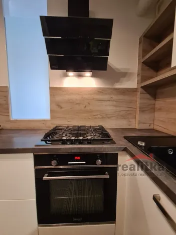 Pronájem bytu 2+1, Opava - Předměstí, náměstí Svaté Hedviky, 51 m2