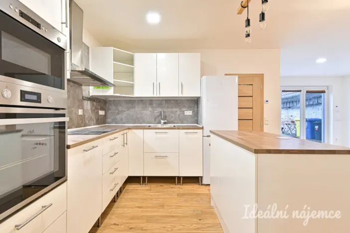 Pronájem bytu 3+kk, Vojkovice, Hlavní, 82 m2