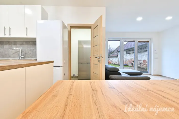 Pronájem bytu 3+kk, Vojkovice, Hlavní, 82 m2