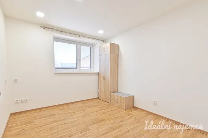 Pronájem bytu 3+kk, Vojkovice, Hlavní, 82 m2