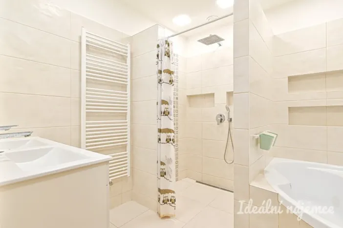 Pronájem bytu 3+kk, Vojkovice, Hlavní, 82 m2