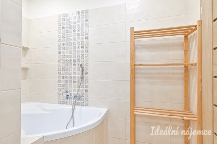 Pronájem bytu 3+kk, Vojkovice, Hlavní, 82 m2