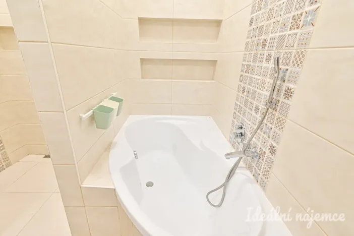 Pronájem bytu 3+kk, Vojkovice, Hlavní, 82 m2