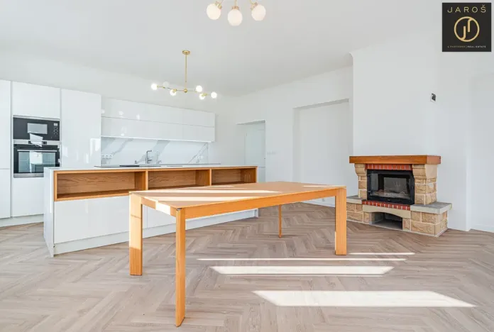 Prodej bytu 4+kk, Praha - Dejvice, V Šáreckém údolí, 121 m2