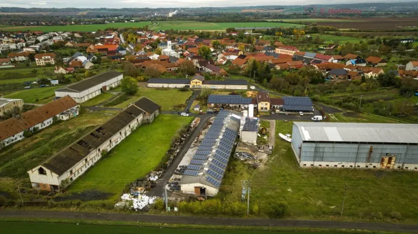 Prodej výrobních prostor, Radslavice, 3300 m2