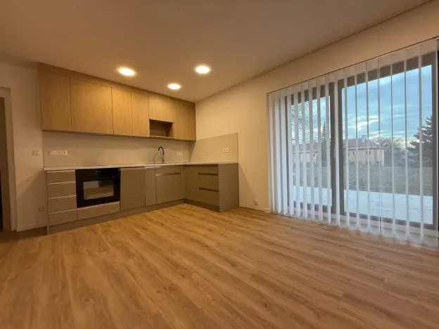 Pronájem komerční nemovitosti, Ústí nad Labem, Bělehradská, 33 m2