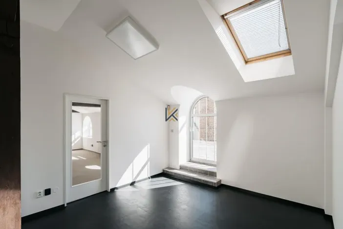 Pronájem kanceláře, Praha - Smíchov, Nádražní, 28 m2