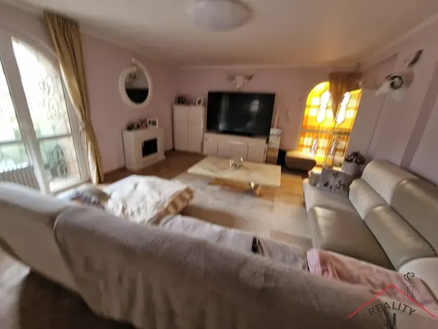 Prodej rodinného domu, Ohrobec, 590 m2