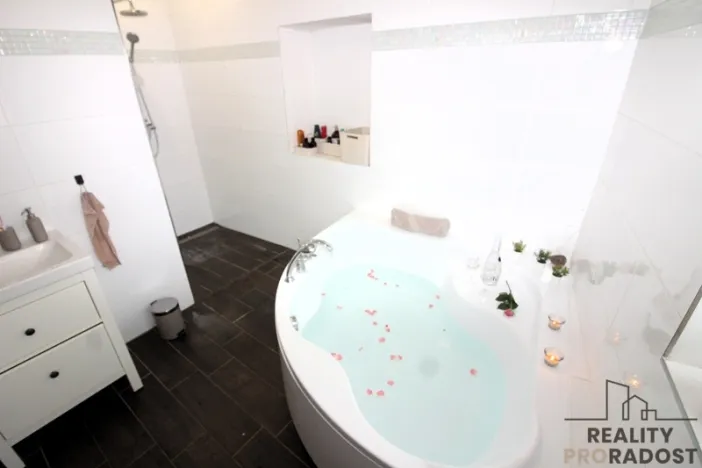 Prodej rodinného domu, Práče, 180 m2