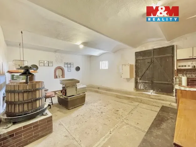 Prodej vinného sklepa, Perná, 31 m2