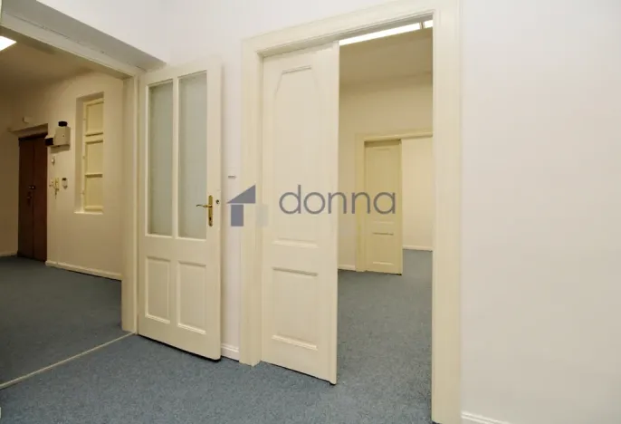 Pronájem kanceláře, Praha, Bieblova, 90 m2