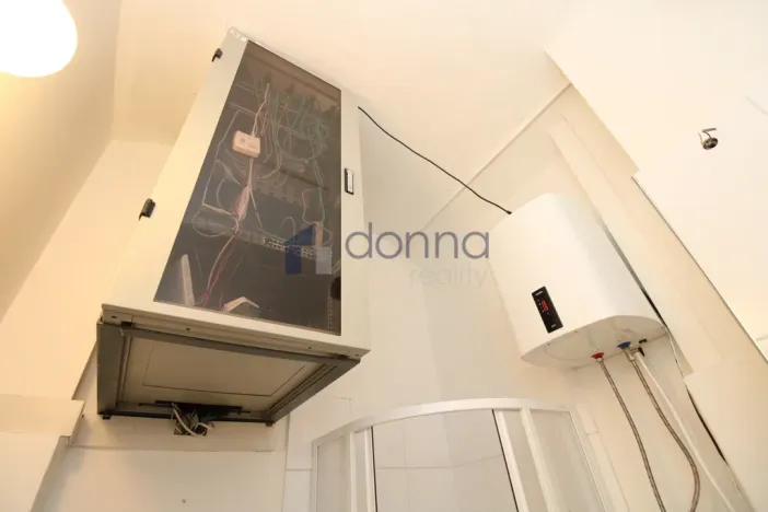 Pronájem kanceláře, Praha, Bieblova, 90 m2