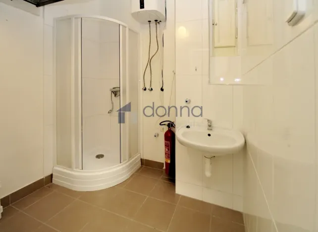 Pronájem kanceláře, Praha, Bieblova, 89 m2