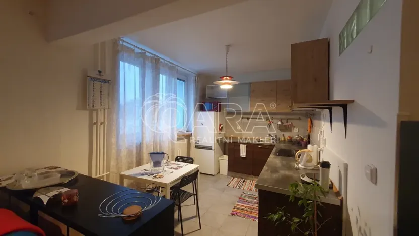 Pronájem bytu 2+kk, Praha, Litevská, 63 m2