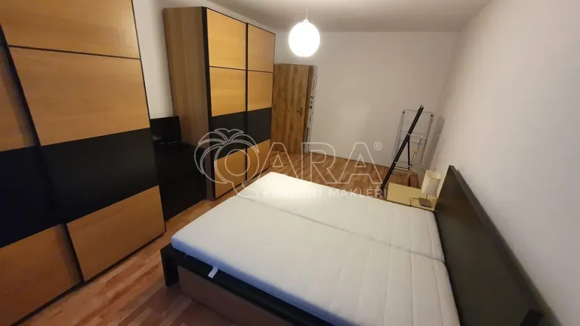 Pronájem bytu 2+kk, Praha, Litevská, 63 m2