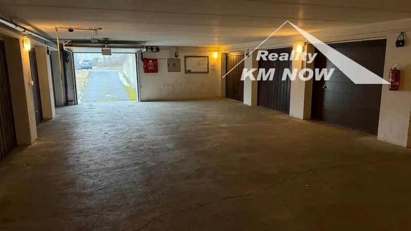 Pronájem garáže, Kroměříž, Nitranská, 18 m2