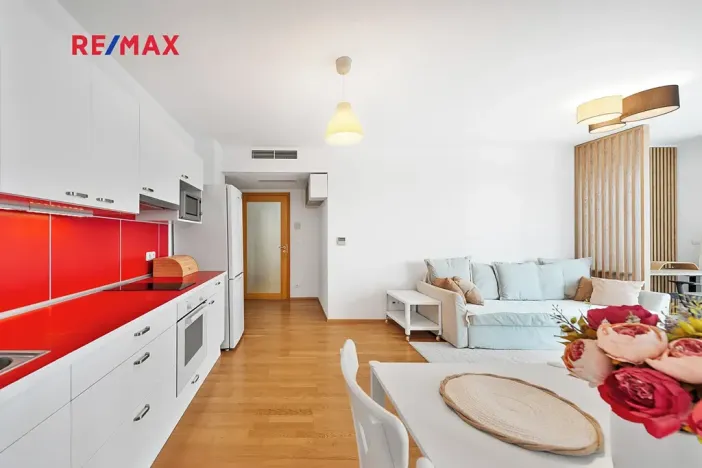 Pronájem bytu 2+kk, Praha - Žižkov, Ke kapslovně, 64 m2