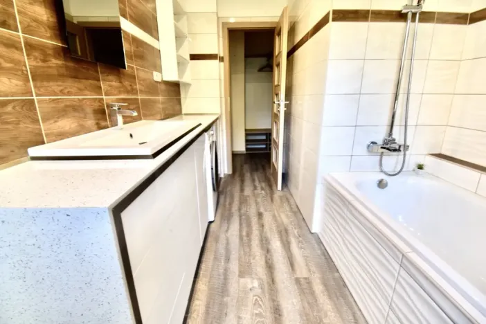 Pronájem bytu 2+kk, Ostrava - Poruba, Gen. Sochora, 58 m2