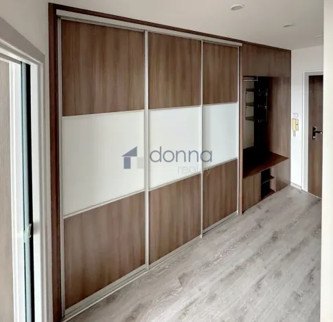 Pronájem bytu 2+kk, Praha, Konstantinova, 42 m2