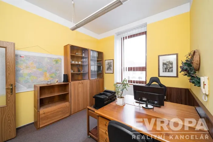 Prodej komerční nemovitosti, Hořice, náměstí Jiřího z Poděbrad, 330 m2