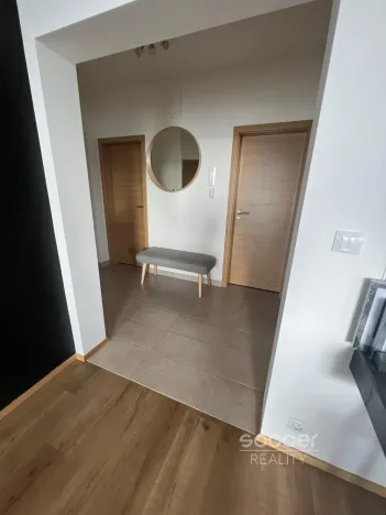 Pronájem bytu 2+kk, Praha - Vysočany, Sousedíkova, 48 m2