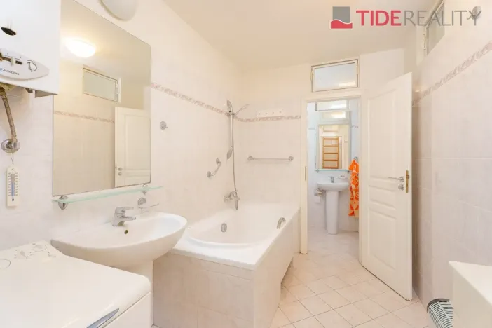 Prodej bytu 4+kk, Praha, Senovážné náměstí, 94 m2