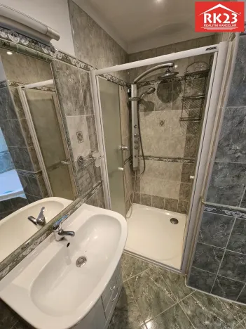 Prodej bytu 2+1, Mariánské Lázně, Nádražní náměstí, 73 m2