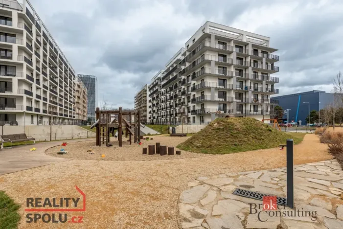 Pronájem bytu 2+kk, Praha - Vysočany, Smržových, 52 m2