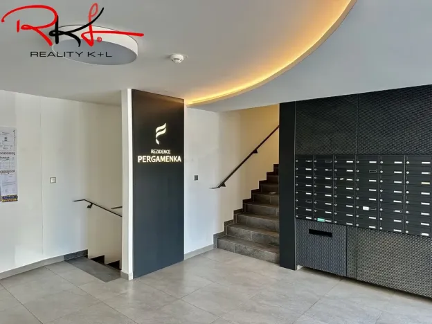 Pronájem bytu 1+kk, Praha, U Pergamenky, 38 m2