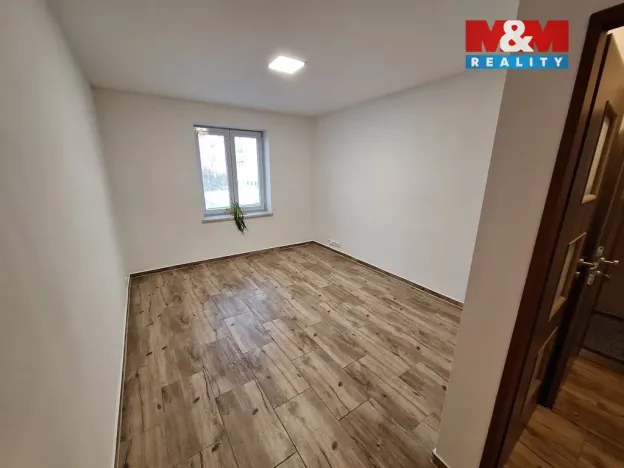 Pronájem bytu 1+kk, Chomutov, Sokolská, 28 m2
