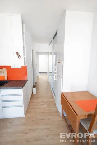 Prodej bytu 1+kk, Praha - Malešice, Počernická, 28 m2